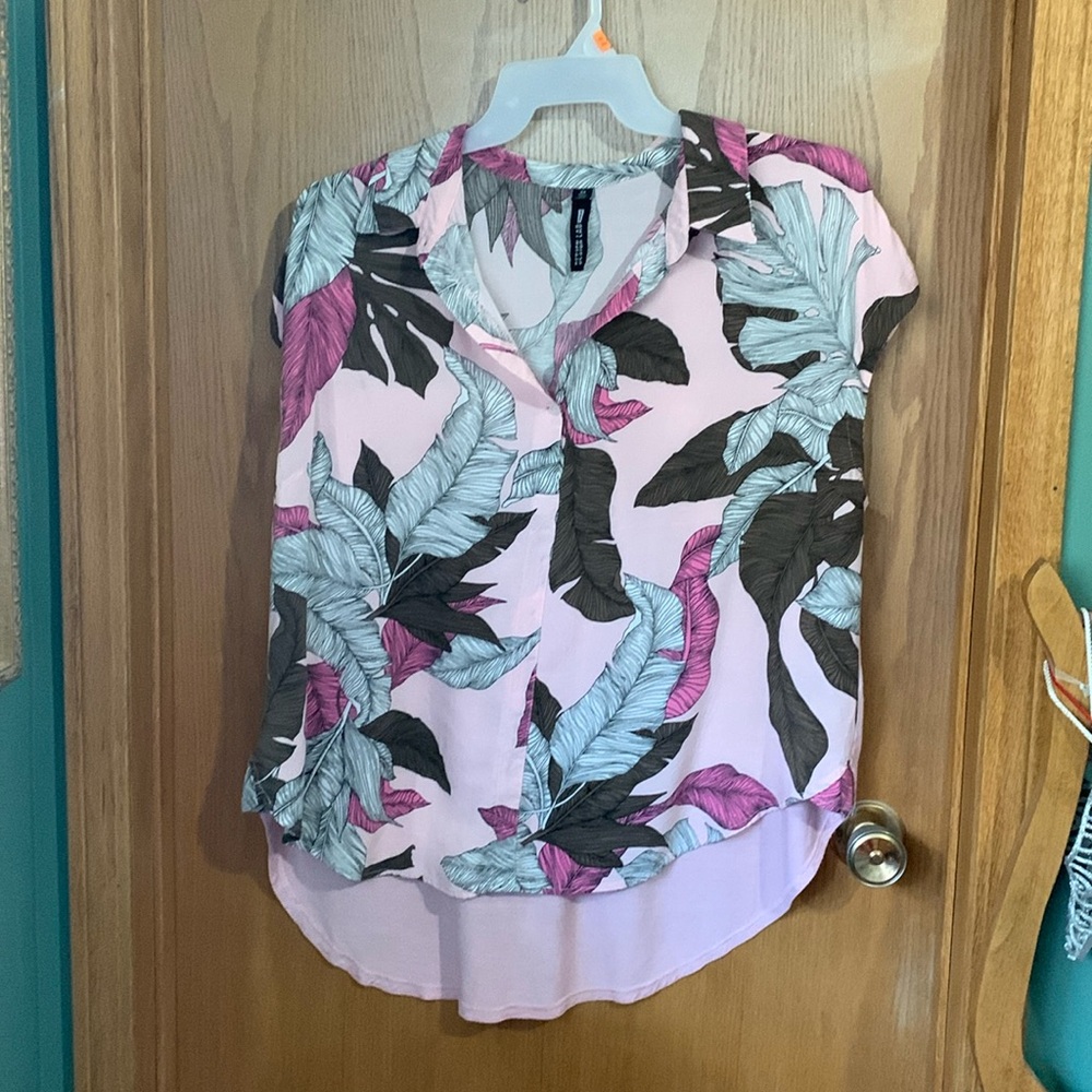 Short sleeve t-shirt/blouse